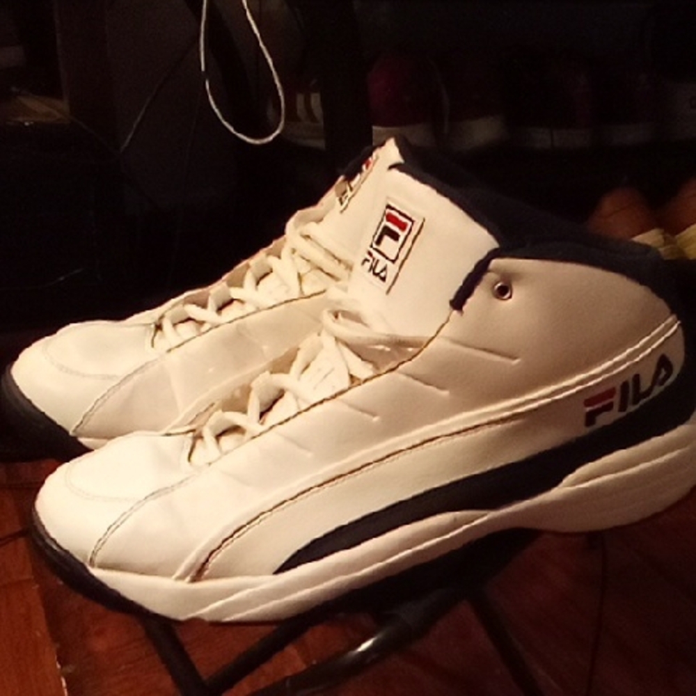 Fila White and Blue Sneakers Streamlined Design 1996 Old School Style